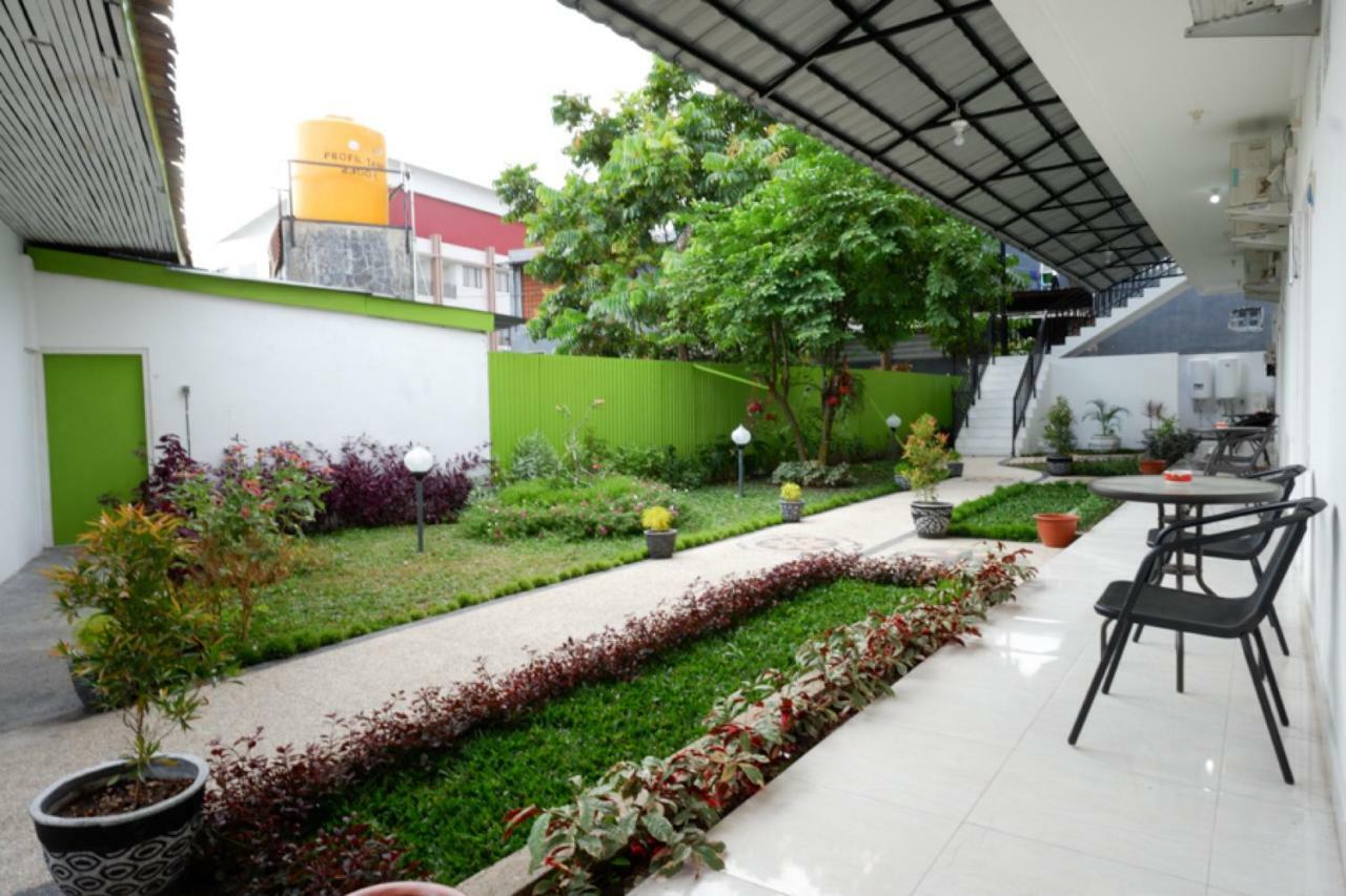 Reddoorz Near Mataram University Exterior photo