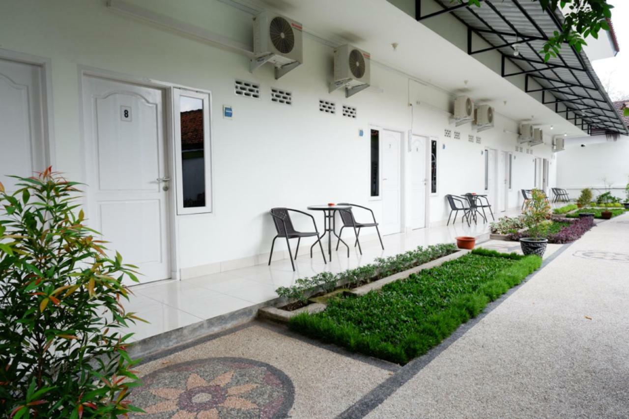 Reddoorz Near Mataram University Exterior photo
