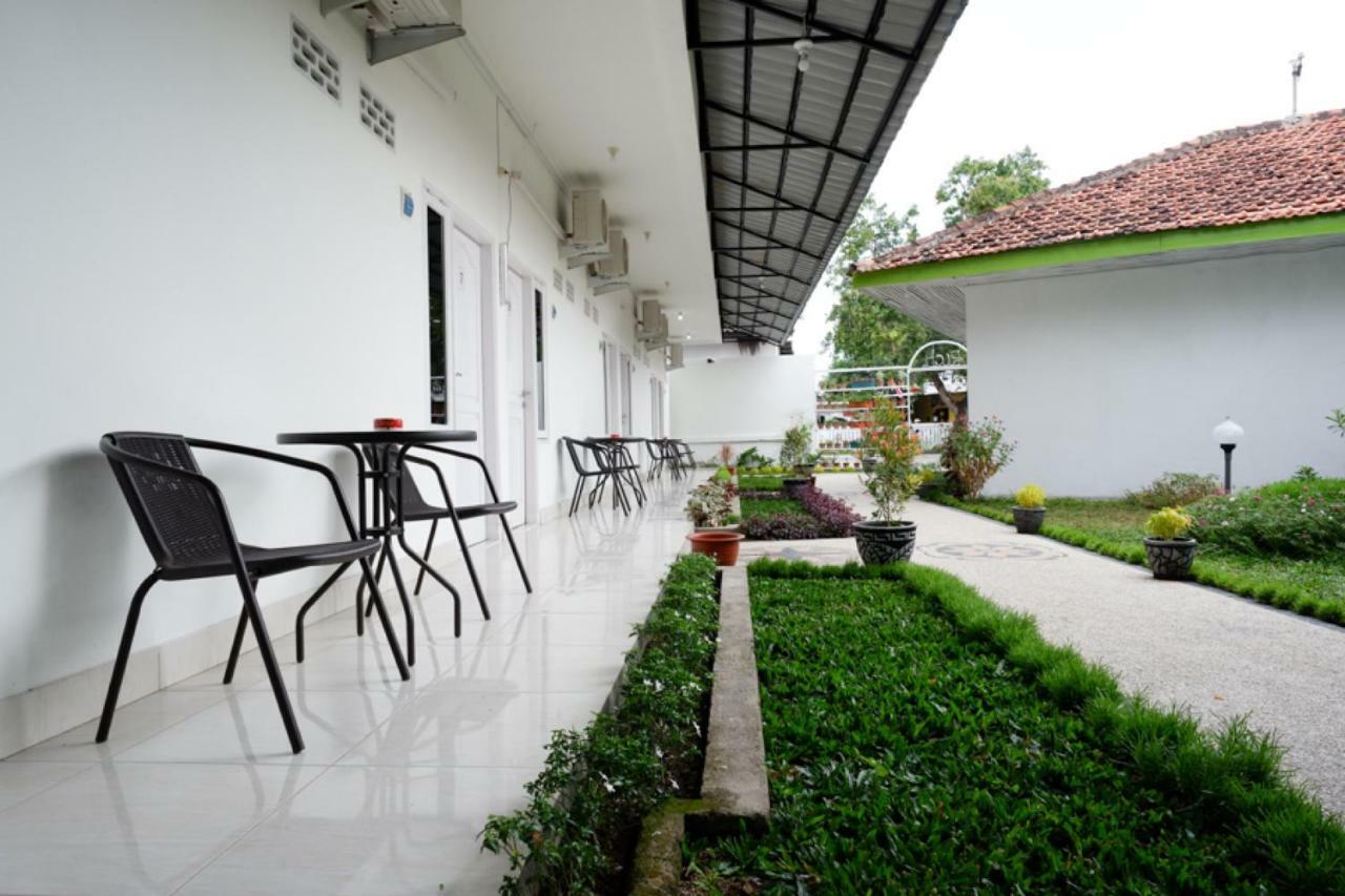 Reddoorz Near Mataram University Exterior photo