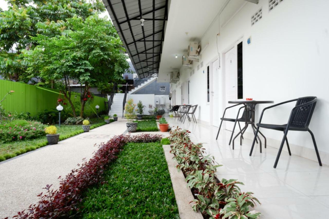 Reddoorz Near Mataram University Exterior photo