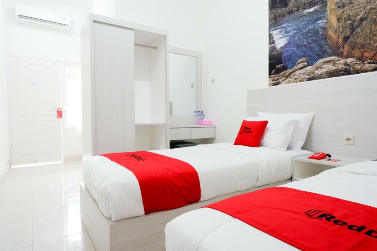 Reddoorz Near Mataram University Exterior photo
